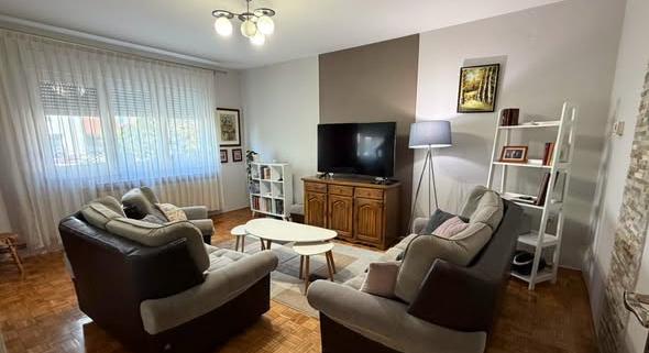 Na prodaju kuca kod bolnice ,Bijeljina
