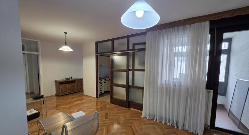 Stan 77m2 u centru grada-Bijeljina